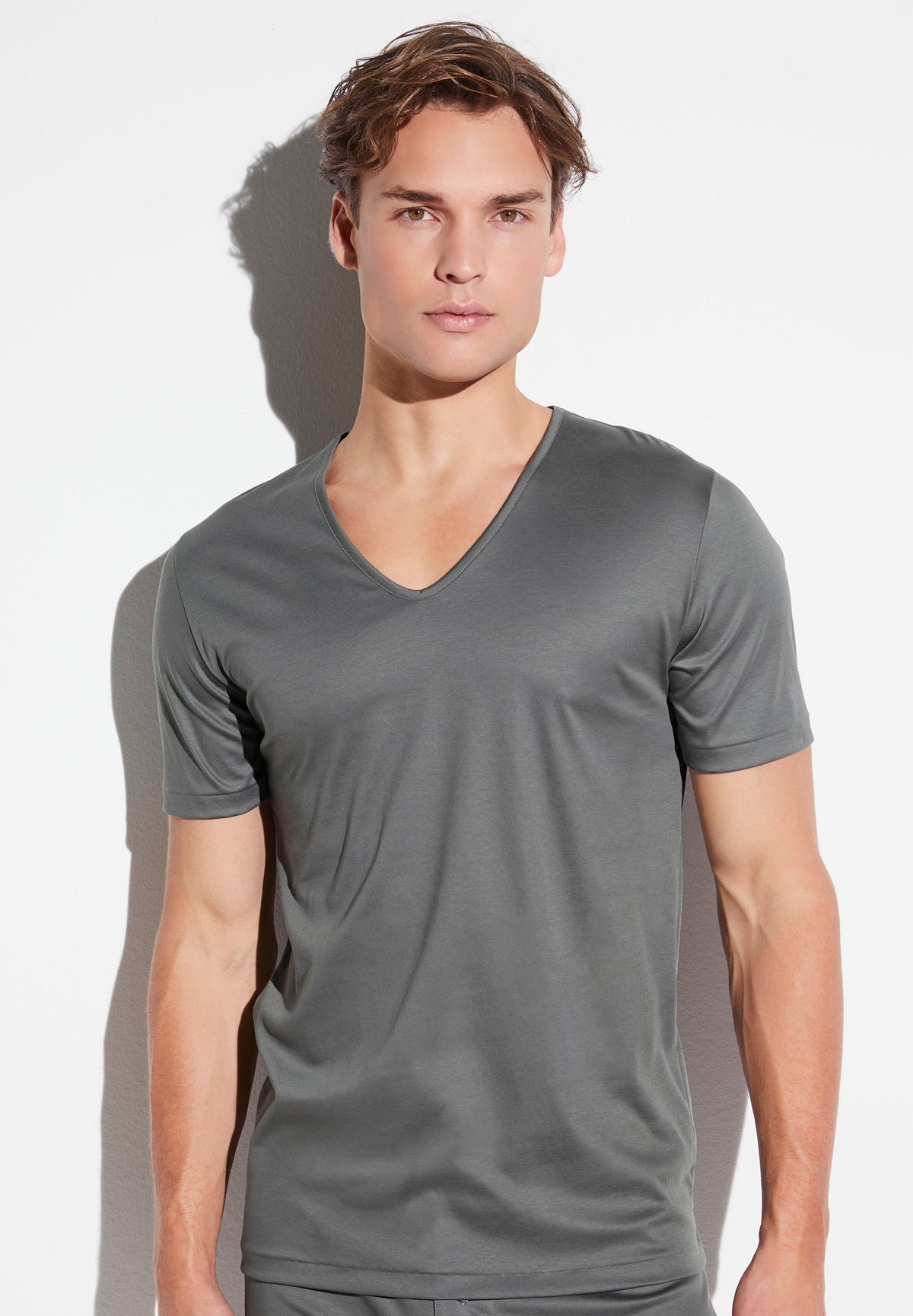 Sea Island | T-Shirt Short Sleeve V-Neck - dark sage