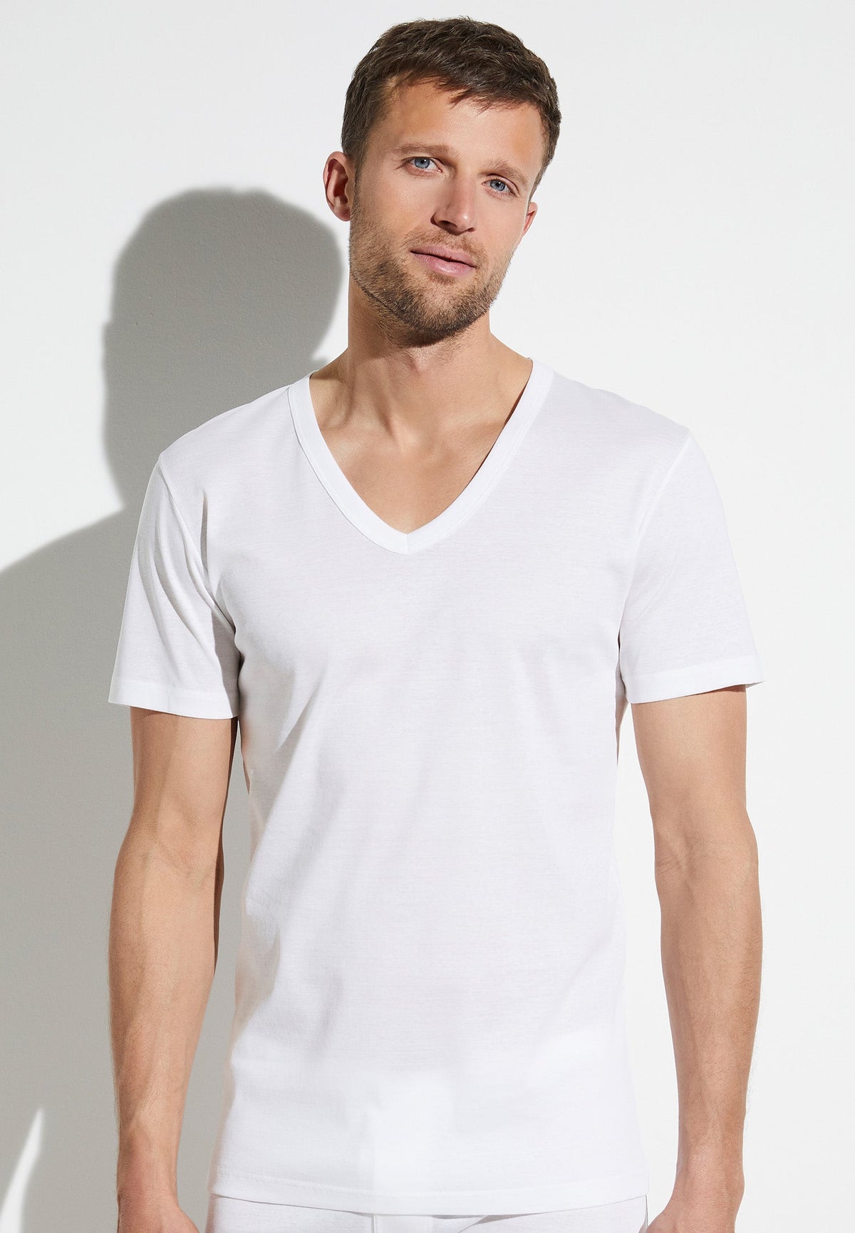 Business Class | T-Shirt Short Sleeve V-Neck - white