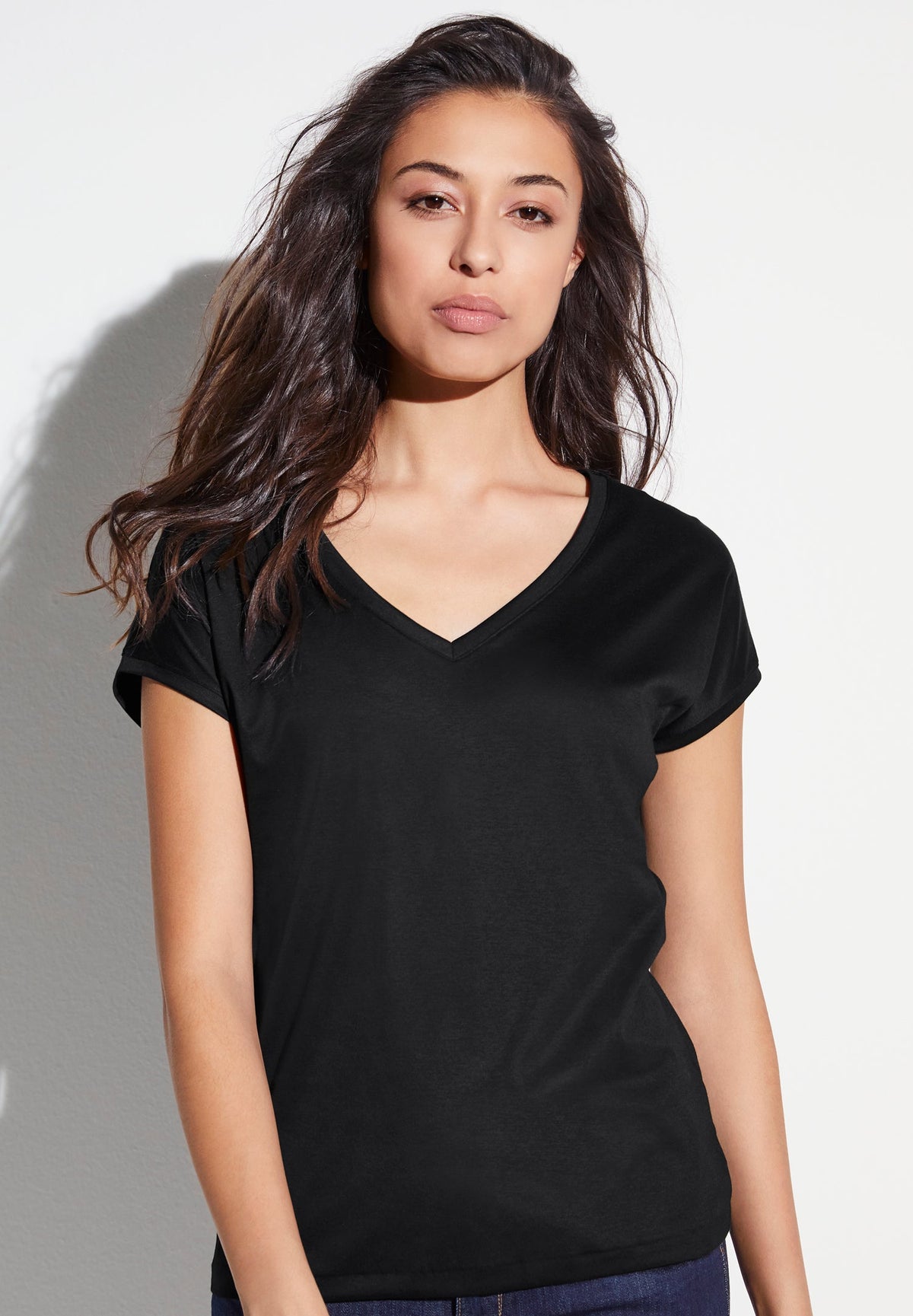 Sea Island | T-Shirt kurzarm V-Ausschnitt - black