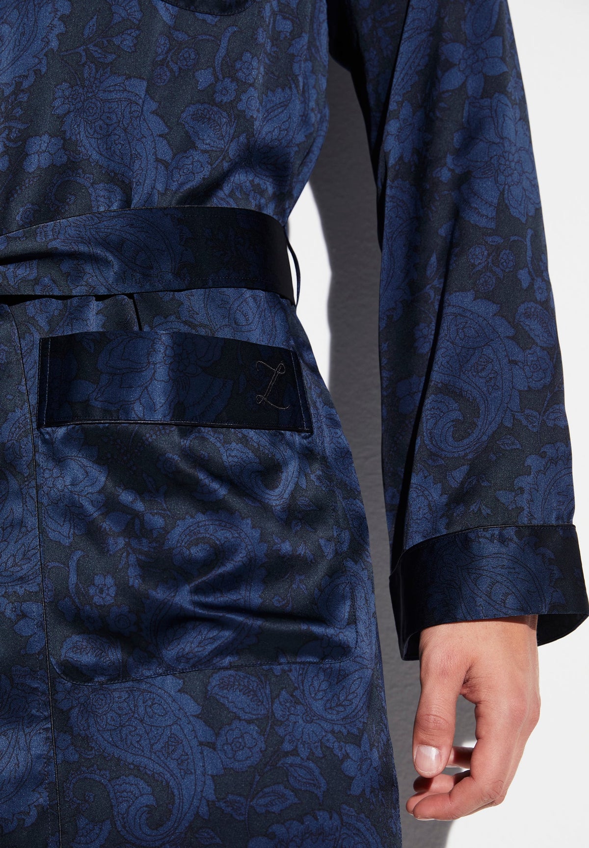 Silk Nightwear | Morgenmantel lang - paisley dark blue