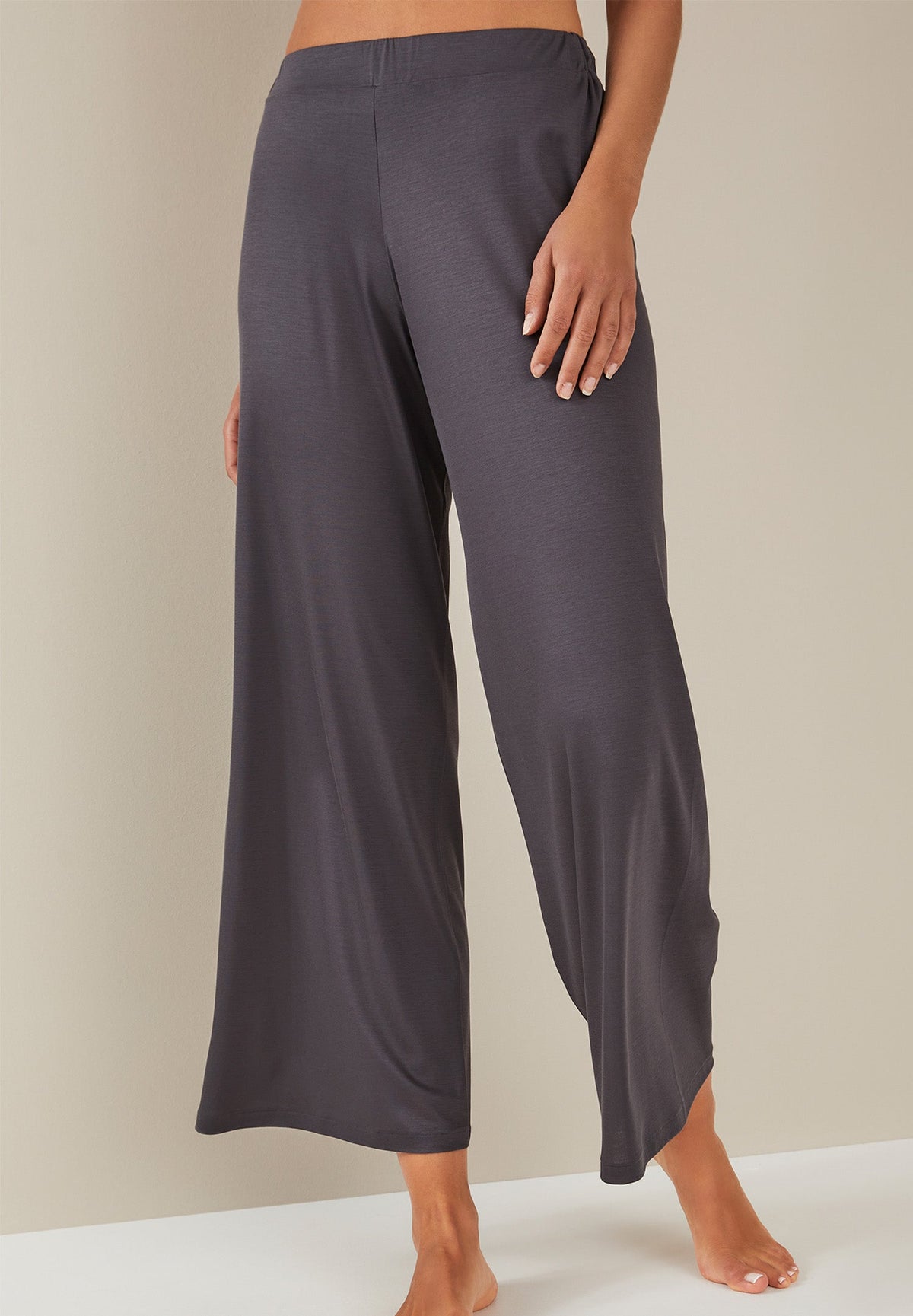 Sustainable Luxury | Pants Cropped - dark grey