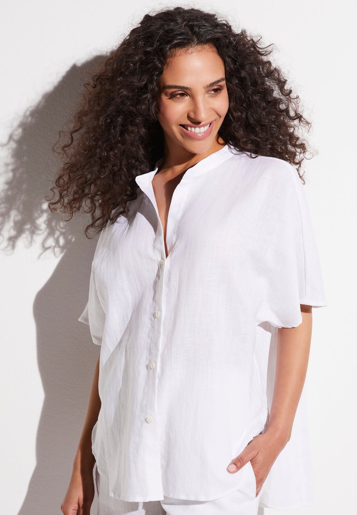 Linen Blend | Chemise avec fermeture frontale à boutons, manches courtes - white